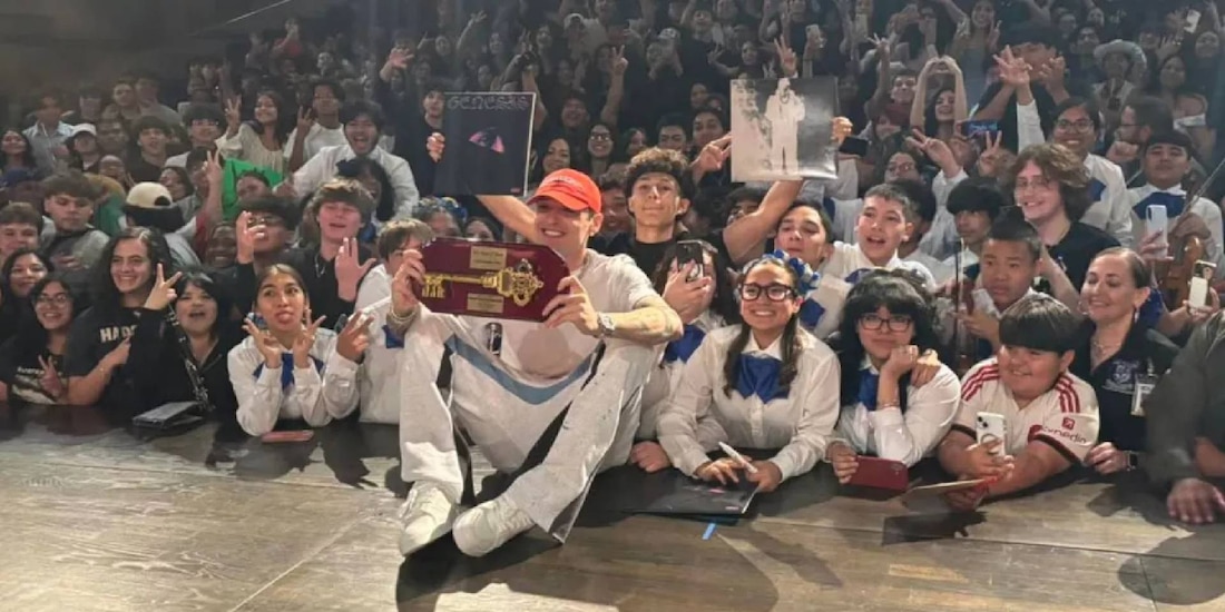 El cantante recibió un reconocimiento