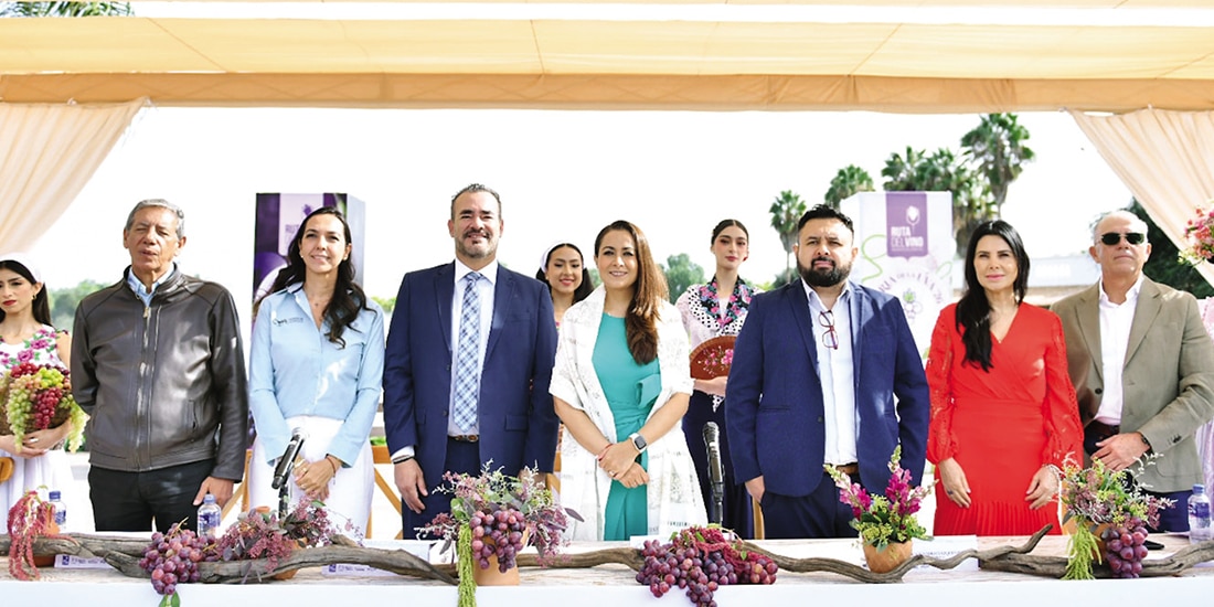 FUNCIONARIOS de la entidad presentan actividades enoturísticas, en imagen de archivo
