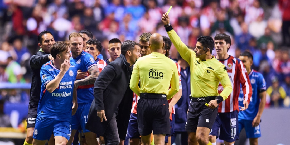 Los cuerpos técnicos de ambos clubes casi llegan a los golpes antes del partido.