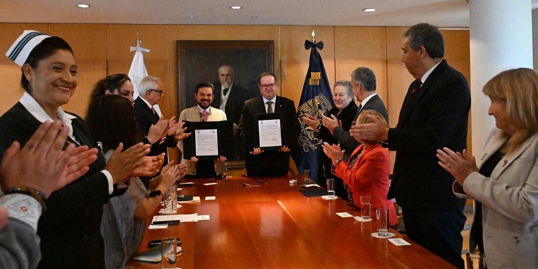 Leonardo Zurita, rector de la UNAM, y Zoé Robledo, director del IMSS; refrendaron el convenio qué garantiza la cobertura médica de la comunidad estudiantil