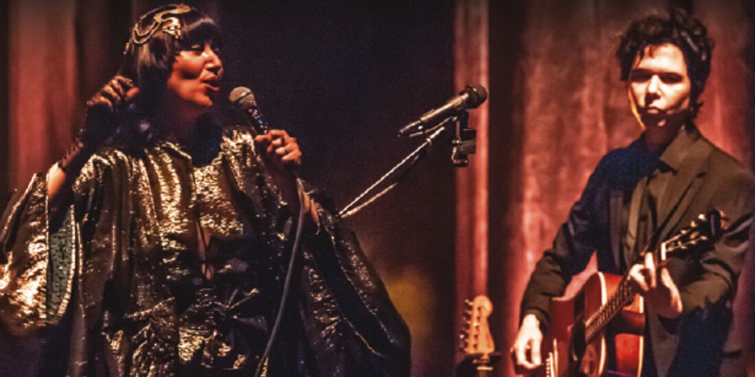 Karen O, al micrófono, durante
el concierto el lunes pasado.