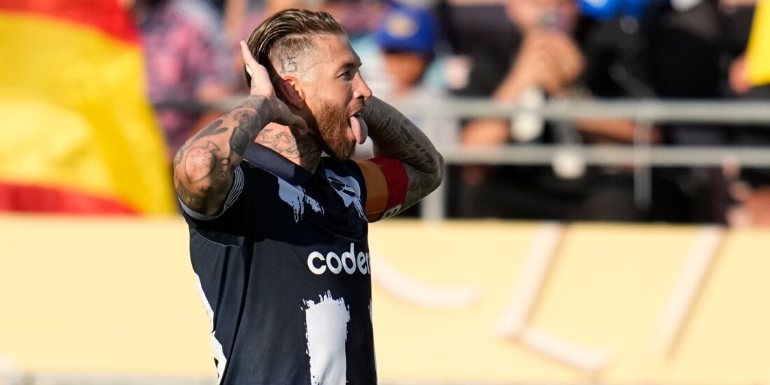 Sergio Ramos celebra su gol en el duelo entre Monterrey e Inter de Milán en el Mundial de Clubes.