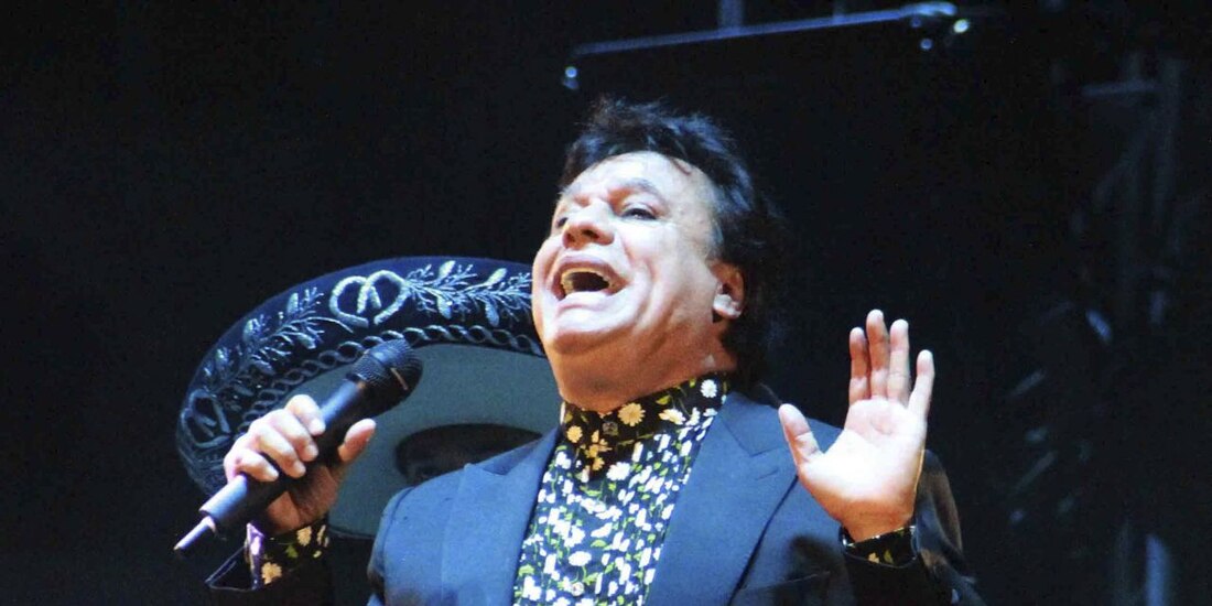 El "Divo de Juárez", en el centro de espectáculos El Domo como parte de su Tour 2016.