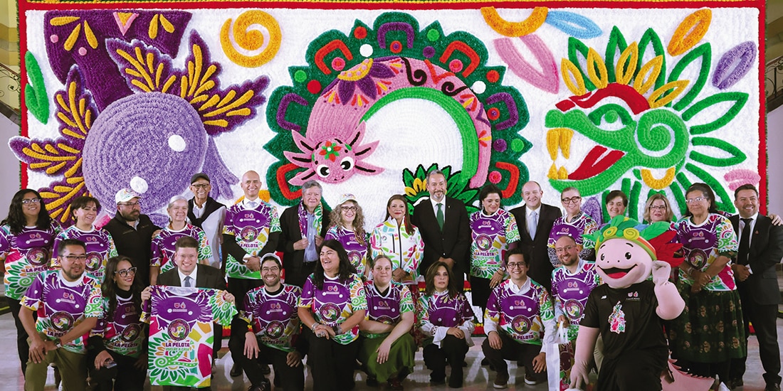 Clara Brugada y su gabinete, ayer, al presentar su estrategia de seguridad para el Mundial.