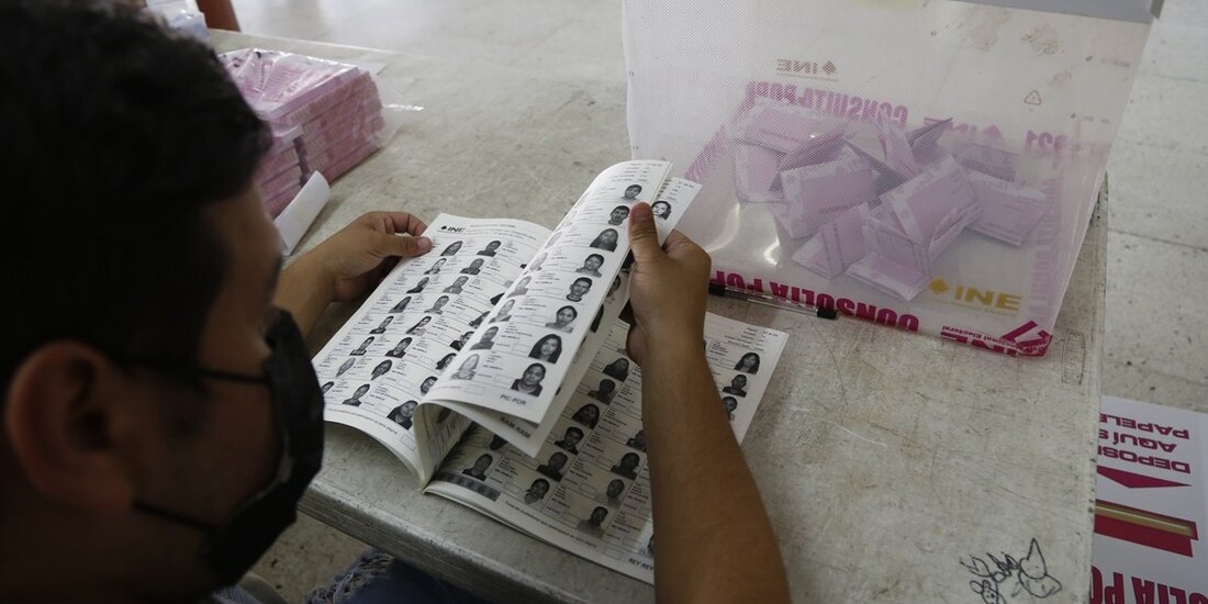 Lorenzo Córdova aseguró que cada ciudadano tendrá garantizada una boleta para participar en la consulta.