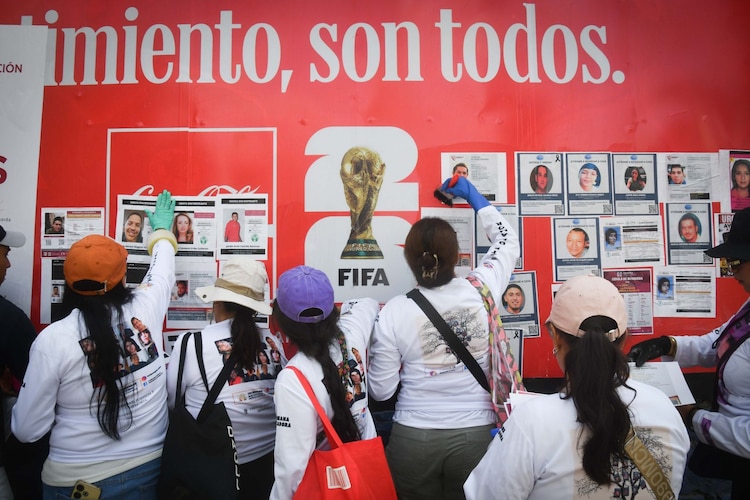 Colectivos han protestado por desapariciones, gentrificación y otras problemáticas durante los preparativos por el Mundial 2026. FOTO: MARIO JASSO/CUARTOSCURO.COM