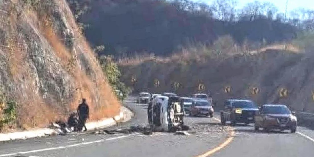 Múltiples accidentes complican circulación en Oaxaca durante inicio vacacional