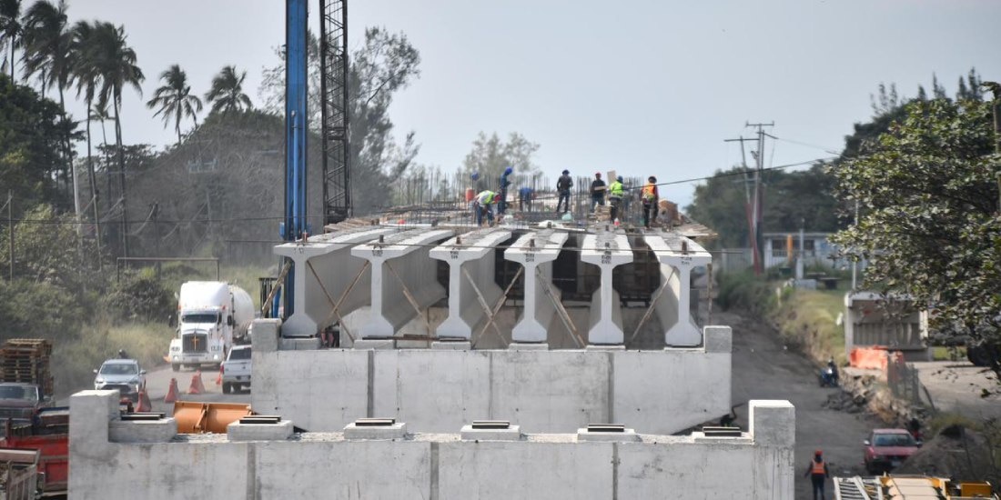 Distribuidor vial de acceso al Puerto de Veracruz registra avance de 50%: SICT.