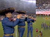 Mariachis entonaron el Himno de Estados Unidos previo al juego de NFL entre Bears y Eagles.