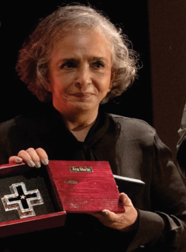 Ana Martín recibe la Cruz de Plata Más Cine.
