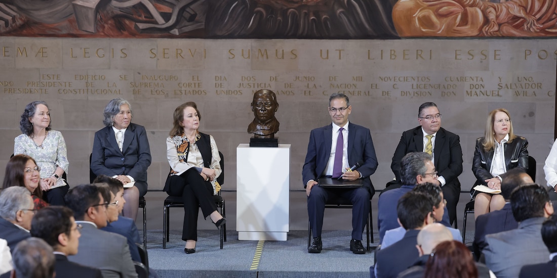 SCJN inaugura exposición del muralista Antonio González Orozco.