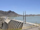 Presa en el norte del país, que suministra agua para el pago a EU.