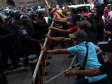 Protestan por acciones violentas contra docentes de Oaxaca; anuncian que recibirán pago de 7 mil 500 pesos gracias a su lucha.