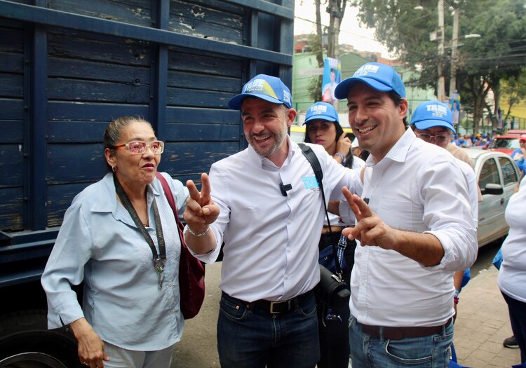 Mauricio Tabe y Mauricio Vila recorrieron La Pensil.