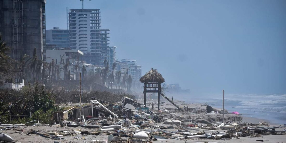 Localizan a 263 extranjeros que eran buscados en Acapulco tras paso de "Otis"
