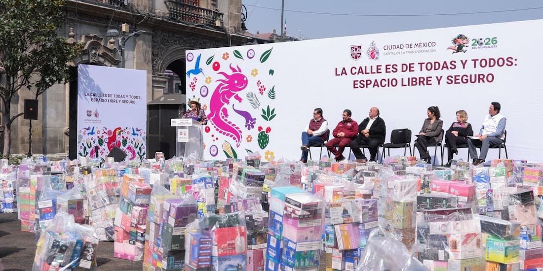 Jefa de Gobierno, Clara Brugada, destaca decomiso de vapeadores en calles del Centro Histórico.
