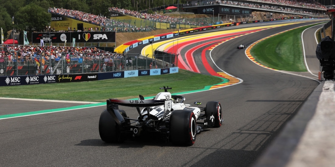 El Cadillac de Checo Pérez en la clasificación del Gran Premio de Bélgica de F1.