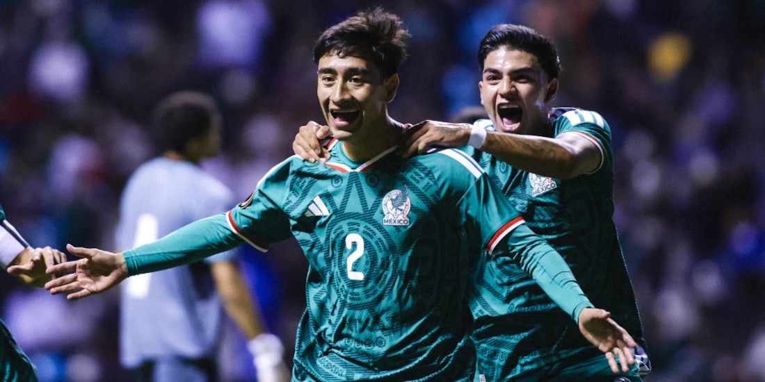 Juan Carlos Echilvestre celebrando su gol ante Panamá.