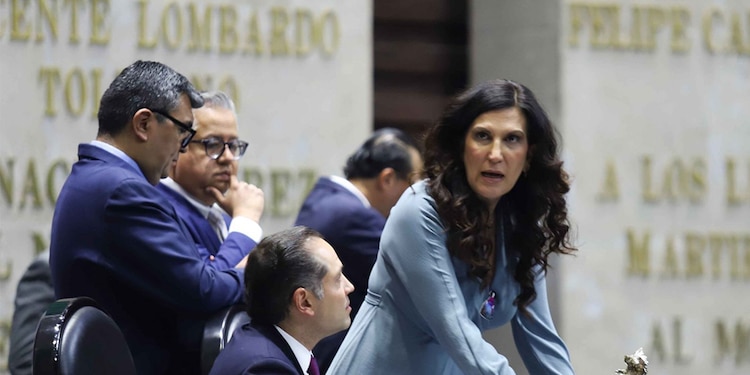 Kenia López Rabadán, presidenta de la mesa directiva en la Cámara de Diputados, durante la Sesión Ordinaria el 25 de marzo de 2026