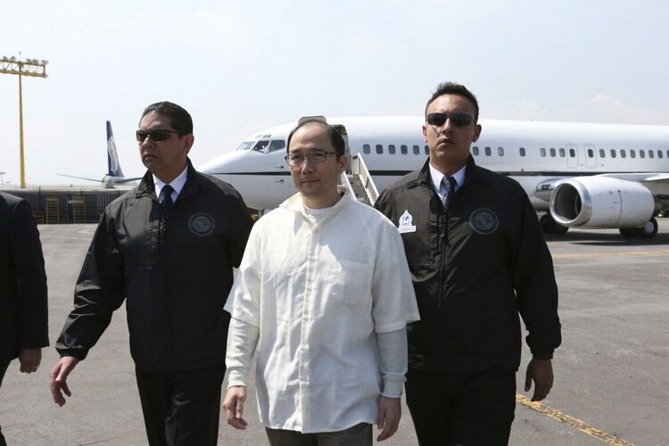 Zhenli Ye Gon, cuando se realizó su extradición a México, en 2016.