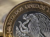 En la imagen, una monedas de 10 pesos.