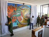 Este mural que representa el espíritu patriótico de las Fuerzas Armadas