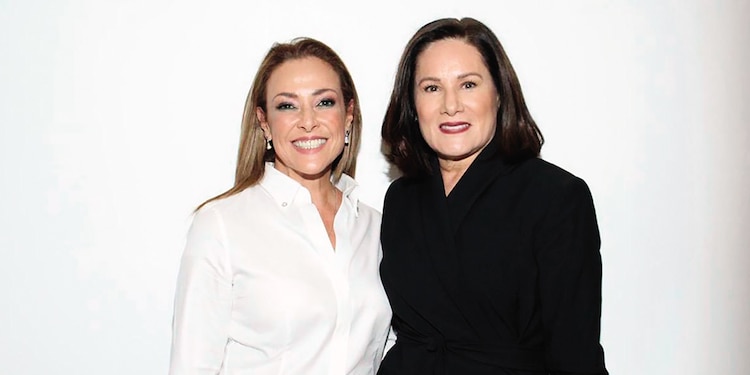 Bibiana Belsasso (izq.) y Gloria Calzada,
el miércoles.