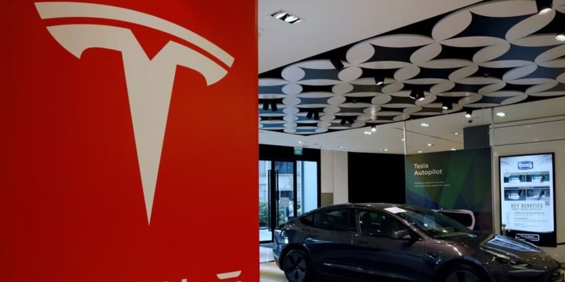 Estados Unidos abre investigación a Tesla por fallas en sus autos eléctricos.