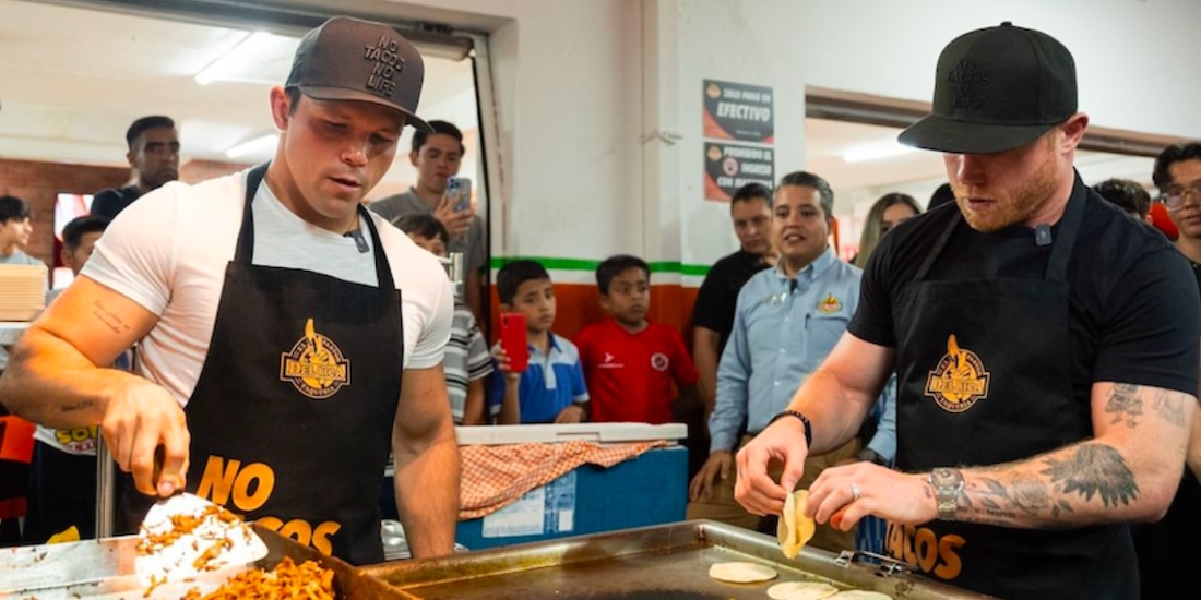 'Canelo' Álvarez y su hermano inauguran su taquería en California