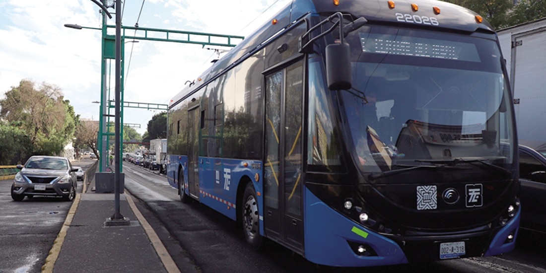 La red de trolebuses cuenta con una flotilla de 425 vehículos, de los cuales 290 dan servicio diario para 12 líneas.