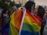 TIJUANA, BAJA CALIFORNIA, 17JUNIO2021.- La comunidad LGTBTTIQ+ marchó esta tarde por las calles de la Zona Centro de Tijuana para celebrar el orgullo y que después de muchos intentos haya sido aprobado el matrimonio igualitario en Baja California. La marcha se realizó con incidentes menores. FOTO: OMAR MARTÍNEZ /CUARTOSCURO.COM