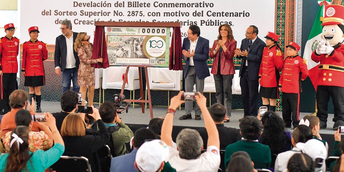 Los titulares de la SEP, Mario Delgado, y de Lotenal, Olivia Salomón, ayer.