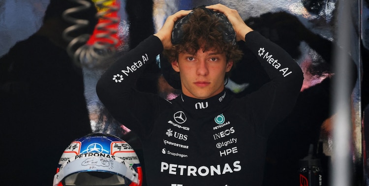 Andrea Kimi Antonelli acecha el título de la F1.