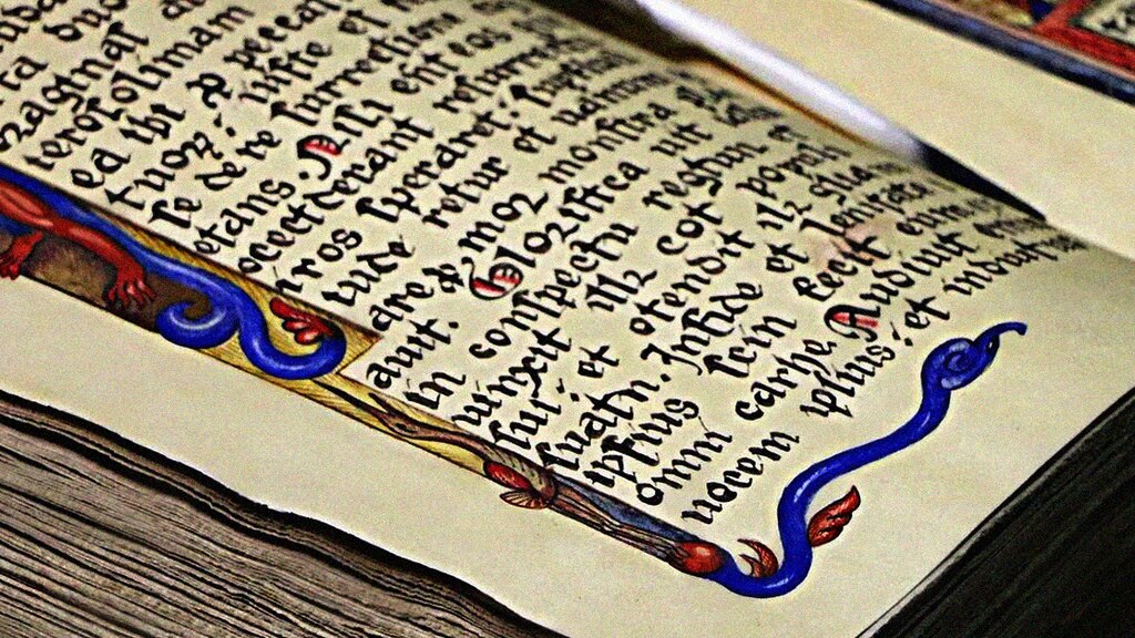 Palimpsesto, documento -generalmente pergamino o vitela- que se ha reutilizado para escribir un texto nuevo