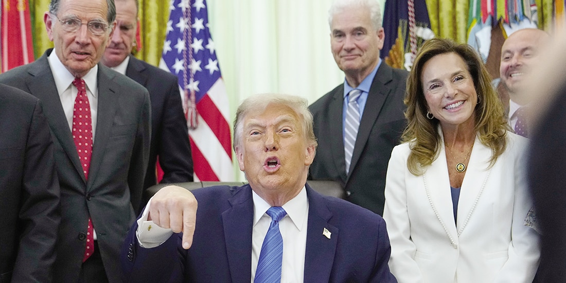 El republicano Donald Trump, ayer, en el Despacho Oval de la Casa Blanca.