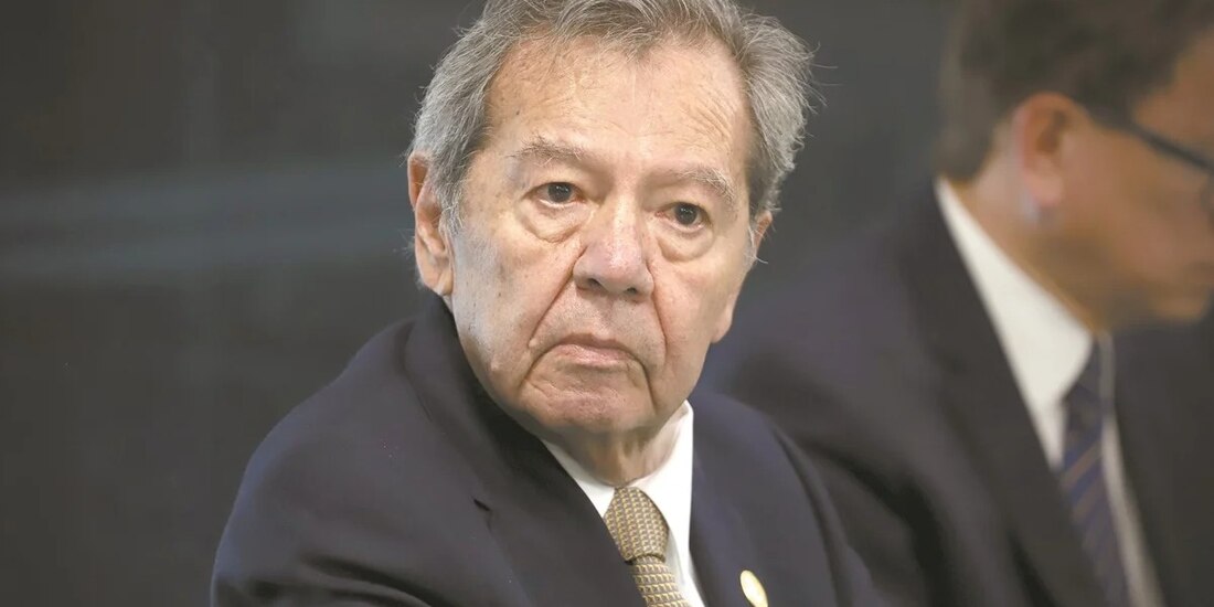 Porfirio Muñoz Ledo.