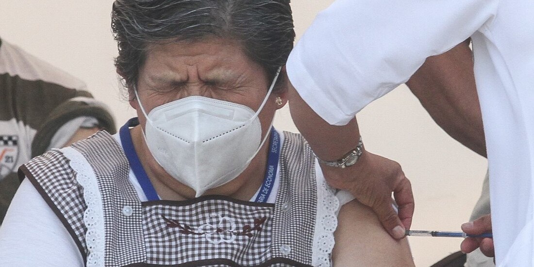 Aplicación de la vacuna contra COVID-19 Sputnik V en adultos mayores