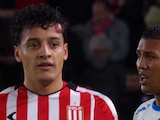 Jugador argentino recibió terrible golpe en la cabeza.