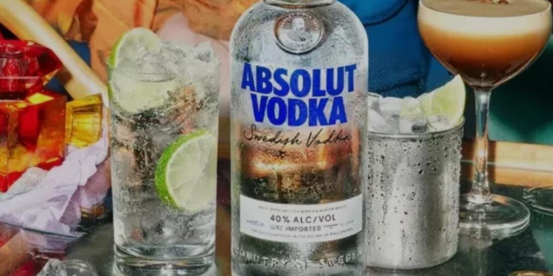 Suspenden importaciones de vodka Absolut a Rusia.