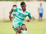 Joao Maleck entrena equipo de futbol en Penal de Puente Grande