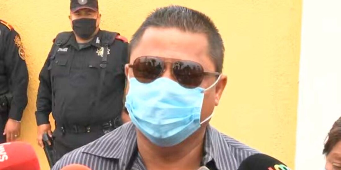 Mario Escobar en un mensaje a medios