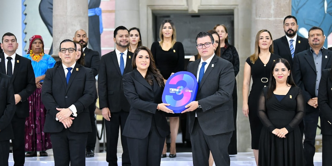 Tere Jiménez entrega su Tercer Informe de Gobierno al Congreso estatal.