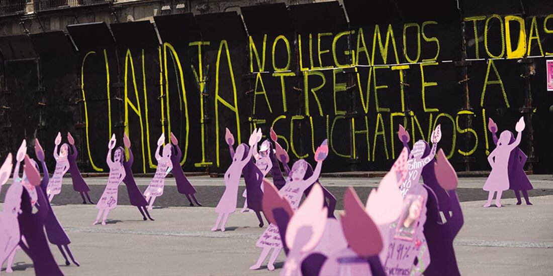 En palacio Nacional, el miércoles, se colocaron vallas previo a la marcha del Día Internacional de la Mujer.