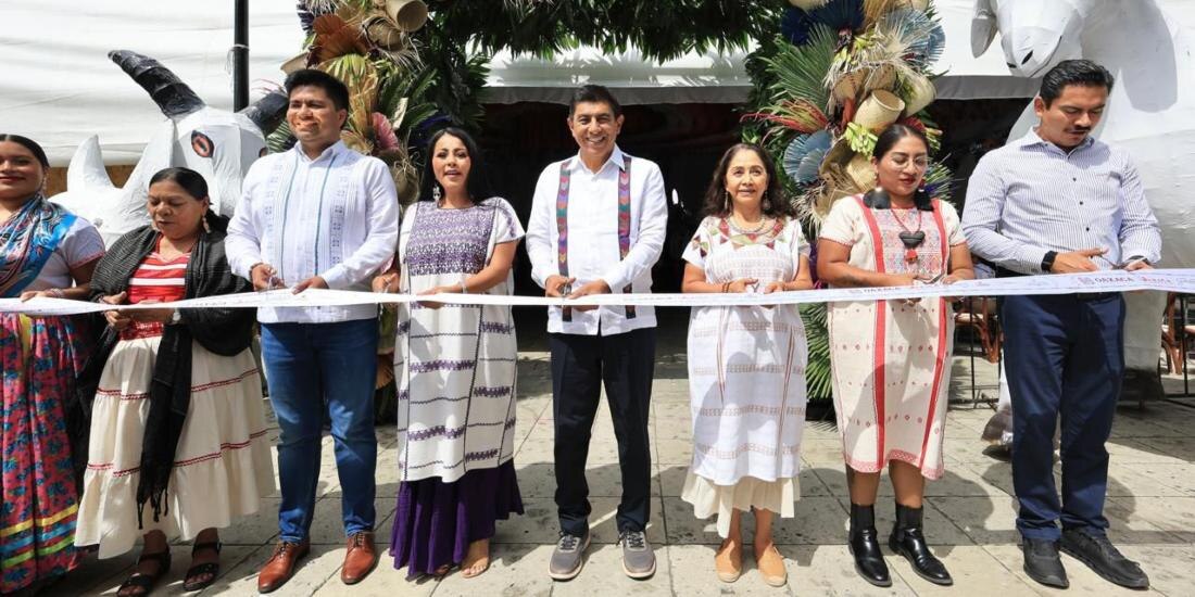 Salomón Jara reivindica origen oaxaqueño del mole de caderas y como orgullo gastronómico.