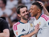 Kylian Mbappé celebrando uno de sus goles con Bernardo Silva.