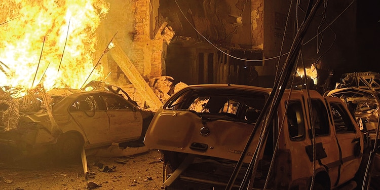EL ESTRUENDO y posterior incendio tuvieron lugar el domingo, alrededor de las 8 de la noche, frente a la sede de la Policía Municipal de Ojocaliente.