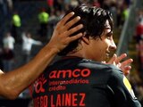Diego Lainez fue felicitado por sus nuevos compañeros y aficionados del Sporting Braga luego de su debut oficial con el club portugués.