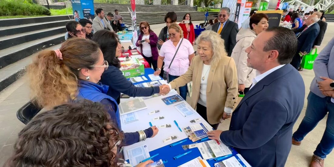 Coyoacán inaugura la ‘V Feria de Becas AAPAUNAM’.