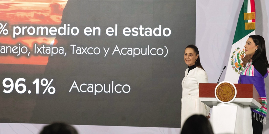 La presidenta Claudia Sheinbaum, junto a la secretaria de Turismo, Josefina Rodríguez, este viernes.