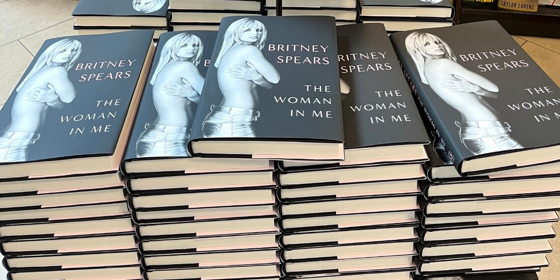 Ejemplares del libro de memorias de la cantante estadounidense, ayer.